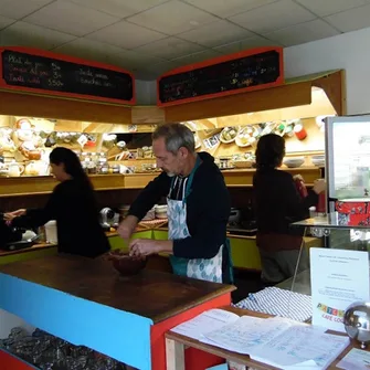 Cosmic Rhythms: An Evening of Techno-Pop in Foix