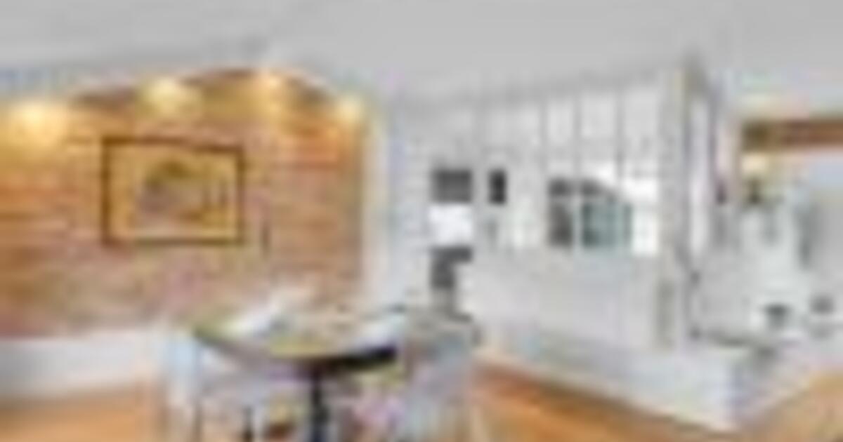 Discover Local Art for a Good Cause in Toulouse