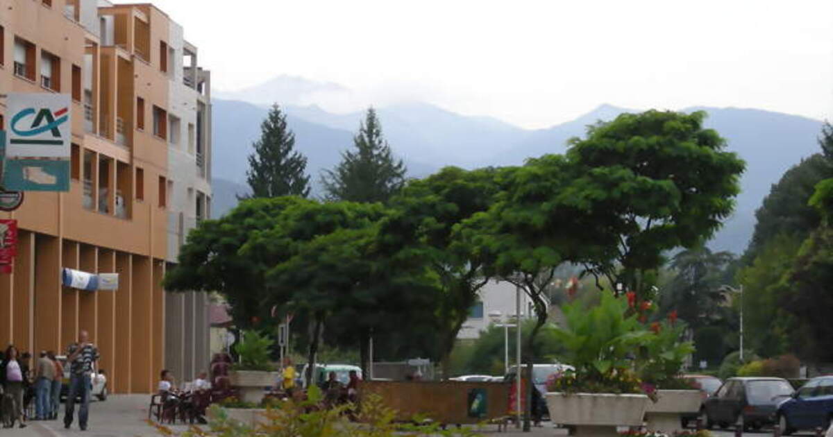 Discover the Flavors of Lavelanet: A Year-Round Market Experience