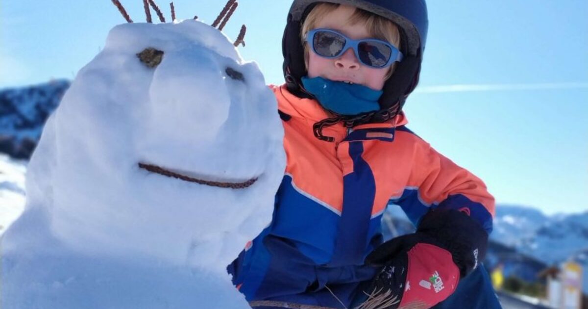 Embrace the Chill: Igloo Building Adventures in the Ariège Pyrenees