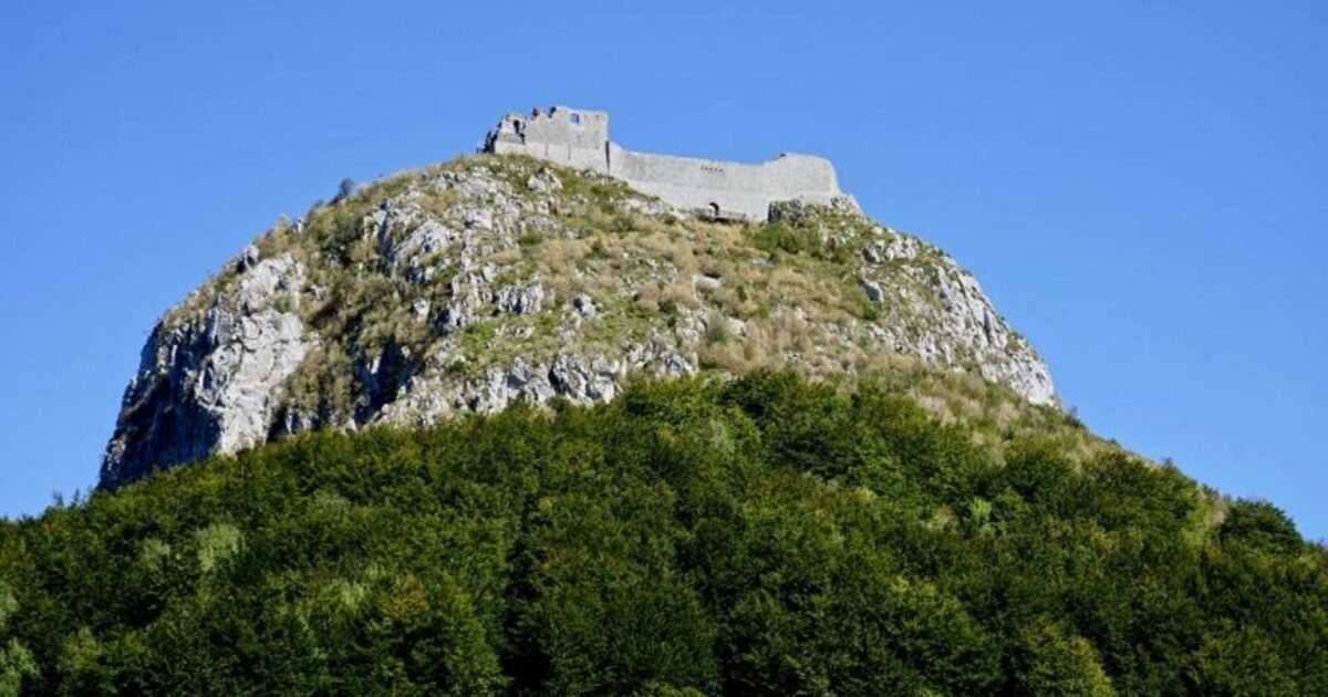 Explore the Enigmatic Montségur Castle: A Journey Through History