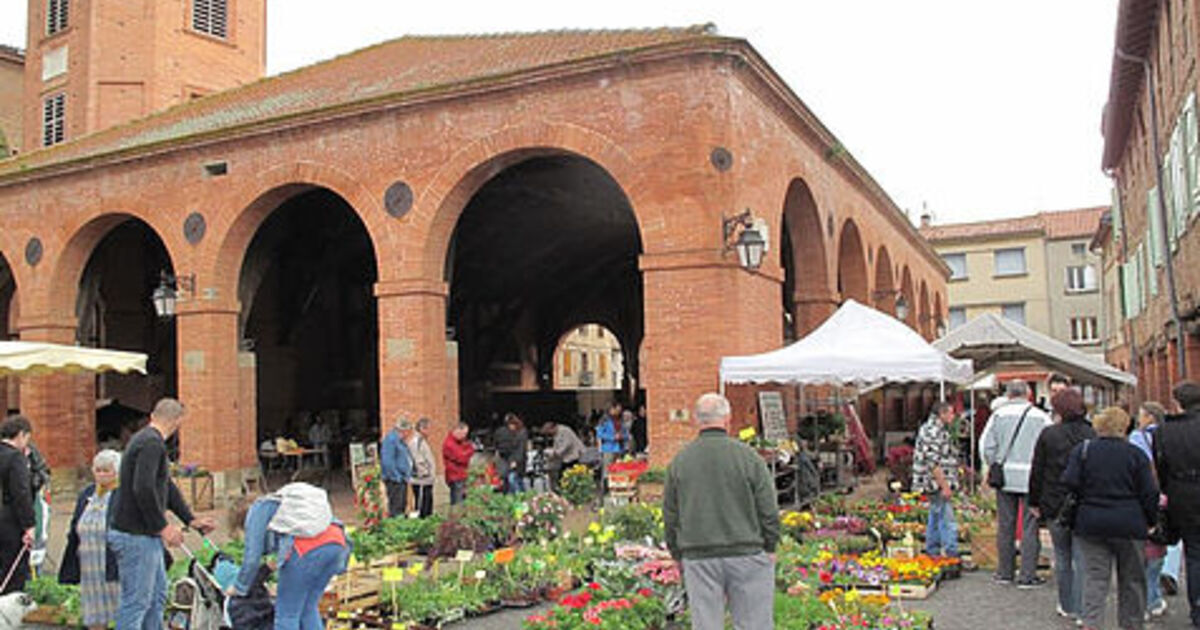 Mazères Market: A Weekly Celebration of Local Flavors